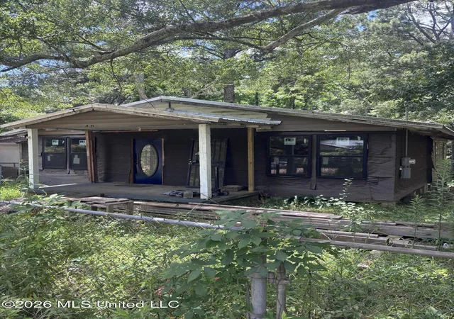 Homes for sale in Magee, MS | 610 Nw 9Th Ave, Magee, MS 39111 | MLS# 4152191