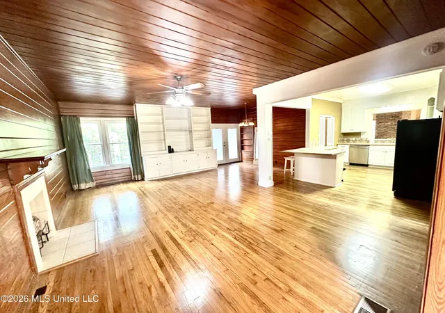 Photo 3 of Single family home for sale at 512 W Minnesota St, Brookhaven, MS 39601 | MLS# 4152288 | Listing updated on 2026-08-20