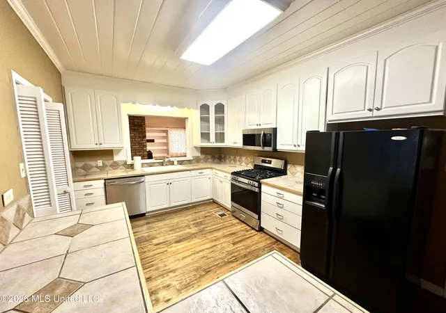 Photo 3 of Single family home for sale at 512 W Minnesota St, Brookhaven, MS 39601 | MLS# 4152288 | Listing updated on 2026-08-20