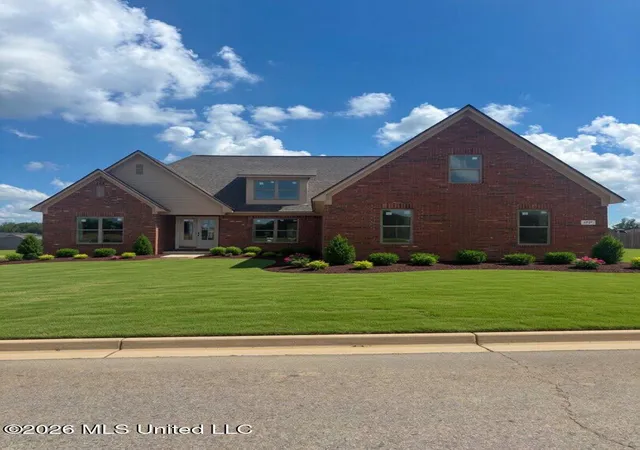 Photo 2 of Single family home for sale at 2537 Beauvior Dr, Hernando, MS 38632 | MLS# 4152730 | Listing updated on 2026-08-31