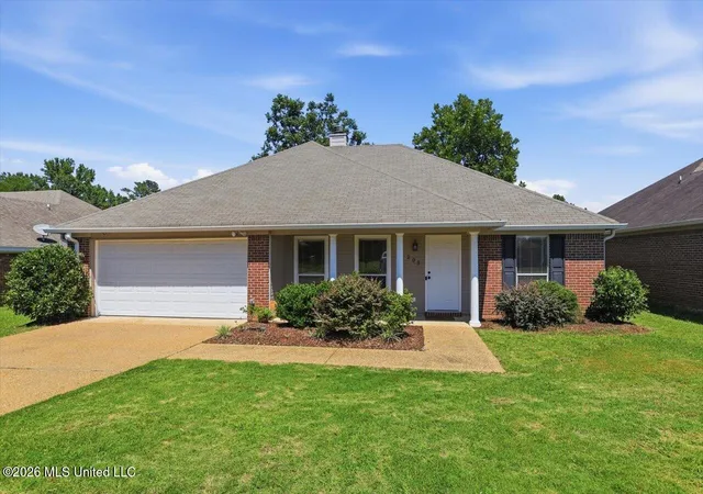Homes for sale in Brandon, MS | 203 Edgewater Branch Dr, Brandon, MS 39042 | MLS# 4152251