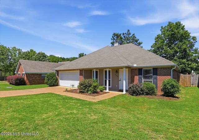 Homes for sale in Brandon, MS | 203 Edgewater Branch Dr, Brandon, MS 39042 | MLS# 4152251