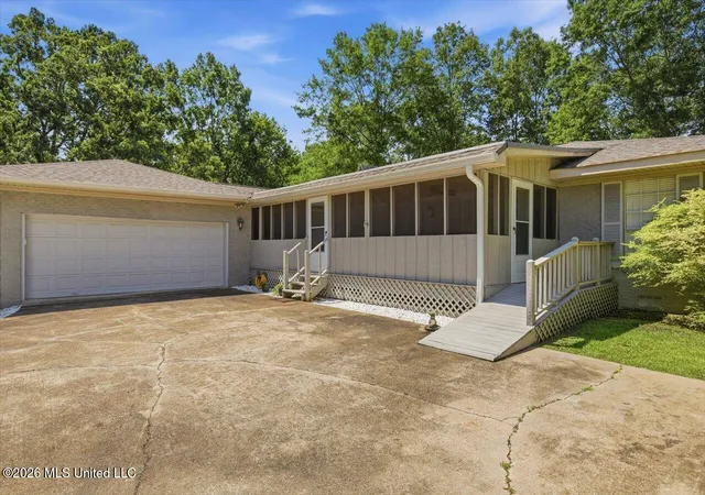 Homes for sale in Florence, MS | 118 Pine Ridge Rd, Florence, MS 39073 | MLS# 4152262