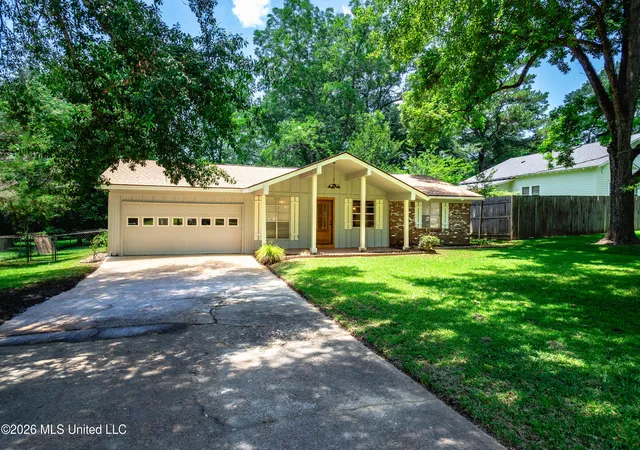 Homes for sale in Pelahatchie, MS | 111 Davis, Pelahatchie, MS 39145 | MLS# 4152388