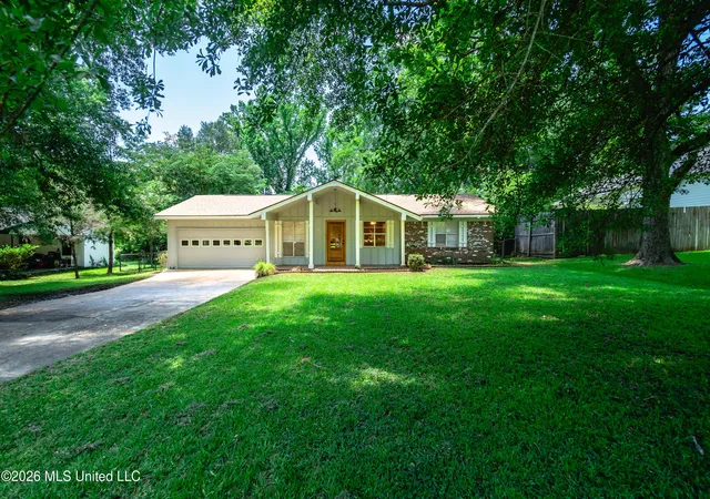 Homes for sale in Pelahatchie, MS | 111 Davis, Pelahatchie, MS 39145 | MLS# 4152388
