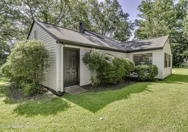 Photo 68 of Single family home for sale at 121 N Central Ave, Ridgeland, MS 39157 | MLS# 4153082 | Listing updated on 2026-09-09