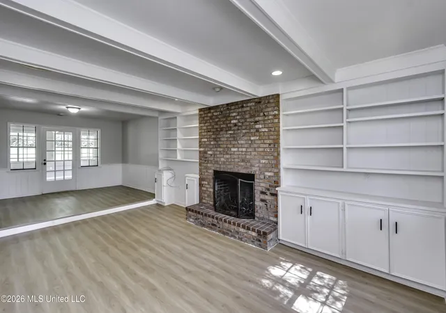 Photo 4 of Single family home for sale at 121 N Central Ave, Ridgeland, MS 39157 | MLS# 4153082 | Listing updated on 2026-10-02