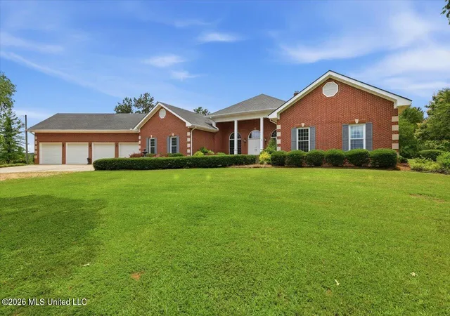 Homes for sale in Hazlehurst, MS | 1001 Eagle Landing, Hazlehurst, MS 39083 | MLS# 4152966