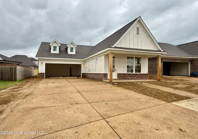 Homes for sale in Nesbit, MS | 825 E Quitman Ct, Nesbit, MS 38651 | MLS# 4153608