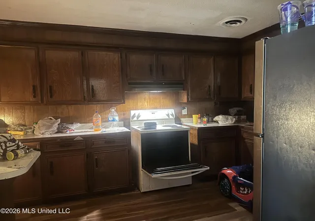 Photo 3 of Single family home for sale at 3025 Meadow Forest Dr, Jackson, MS 39212 | MLS# 4152325 | Listing updated on 2026-06-11
