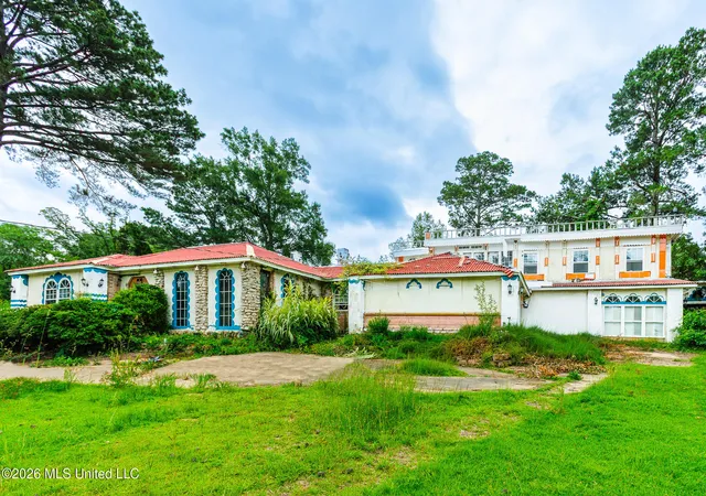 Photo 2 of Single family home for sale at 4582 Hanging Moss Rd, Jackson, MS 39206 | MLS# 4152357 | Listing updated on 2026-07-28