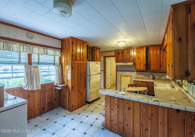 Photo 3 of Single family home for sale at 4582 Hanging Moss Rd, Jackson, MS 39206 | MLS# 4152357 | Listing updated on 2026-07-28