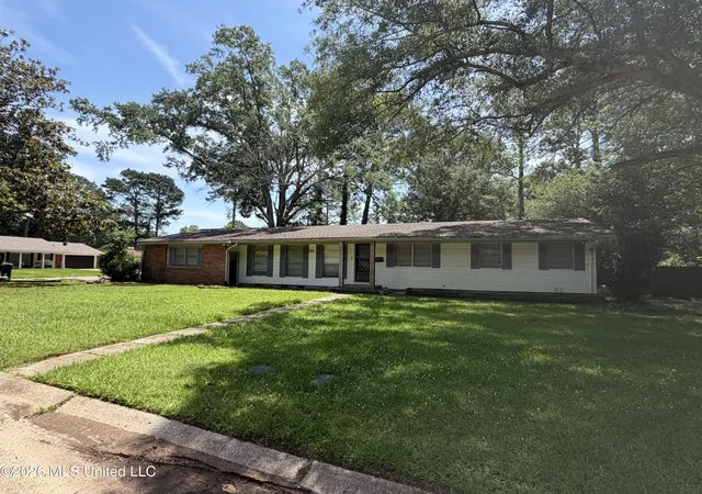 Photo 3 of Single family home for sale at 5877 Kinder Dr, Jackson, MS 39211 | MLS# 4152361 | Listing updated on 2026-07-18