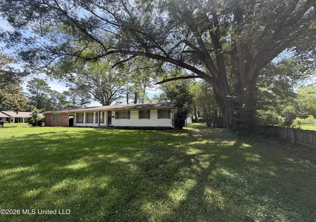 Photo 3 of Single family home for sale at 5877 Kinder Dr, Jackson, MS 39211 | MLS# 4152361 | Listing updated on 2026-07-18