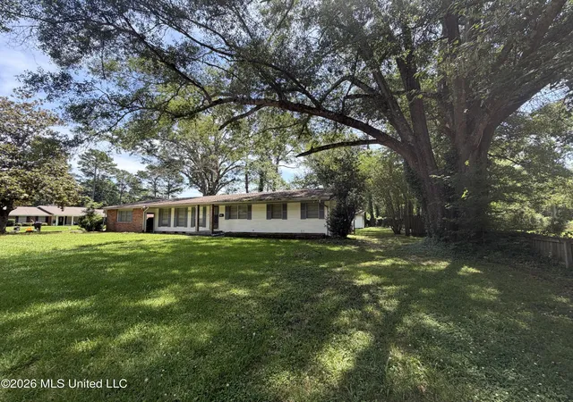 Photo 4 of Single family home for sale at 5877 Kinder Dr, Jackson, MS 39211 | MLS# 4152361 | Listing updated on 2026-07-18