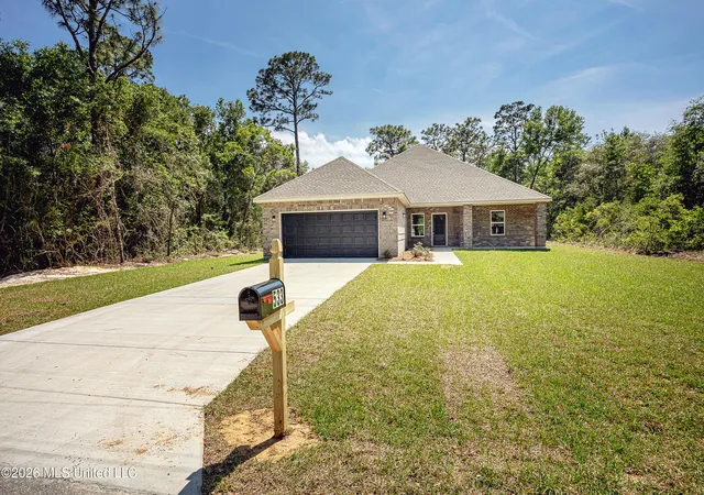 Homes for sale in Ocean Springs, MS | 533 Oak St, Ocean Springs, MS 39564 | MLS# 4152570
