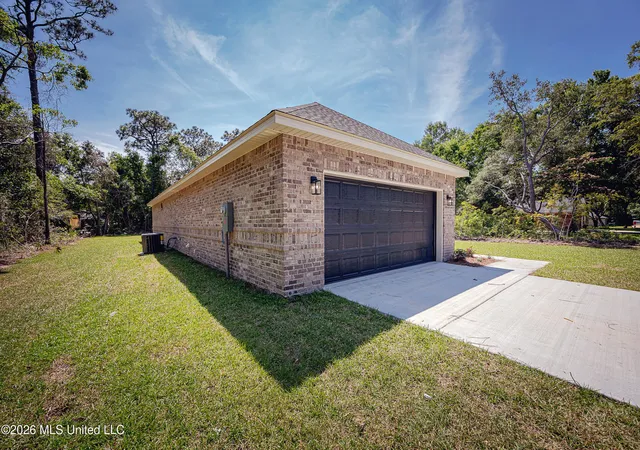 Homes for sale in Ocean Springs, MS | 533 Oak St, Ocean Springs, MS 39564 | MLS# 4152570