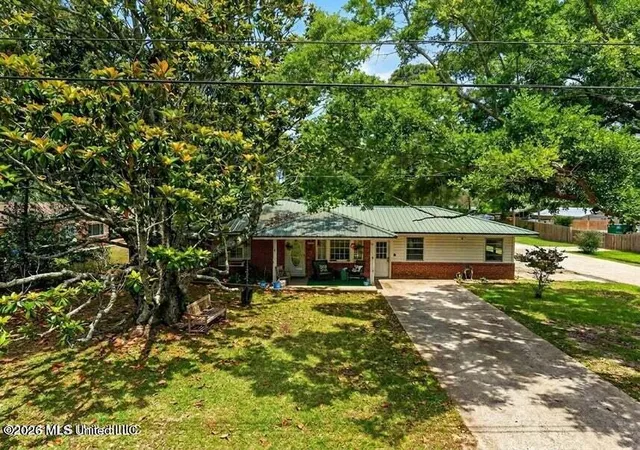 Photo 3 of Single family home for sale at 1919 Stuart Ave, Ocean Springs, MS 39564 | MLS# 4152370 | Listing updated on 2026-08-30