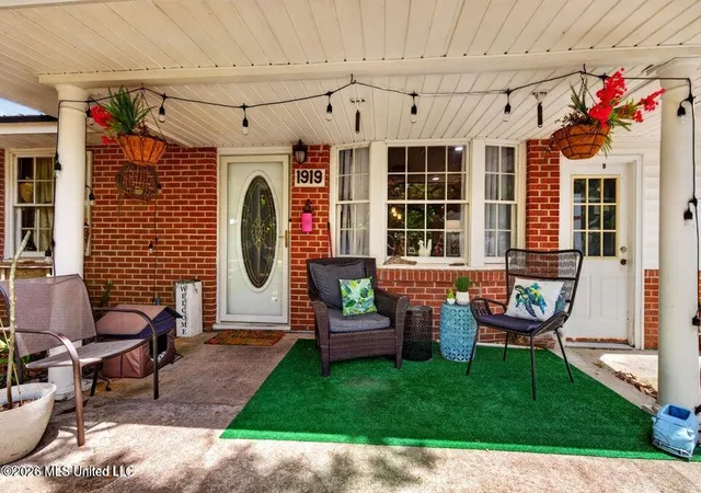 Photo 4 of Single family home for sale at 1919 Stuart Ave, Ocean Springs, MS 39564 | MLS# 4152370 | Listing updated on 2026-08-30