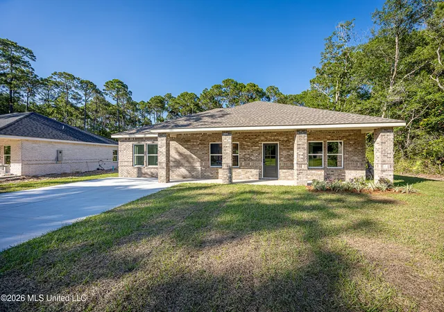 Homes for sale in Ocean Springs, MS | 624 Oak St, Ocean Springs, MS 39564 | MLS# 4152571