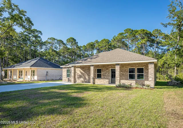 Homes for sale in Ocean Springs, MS | 624 Oak St, Ocean Springs, MS 39564 | MLS# 4152571