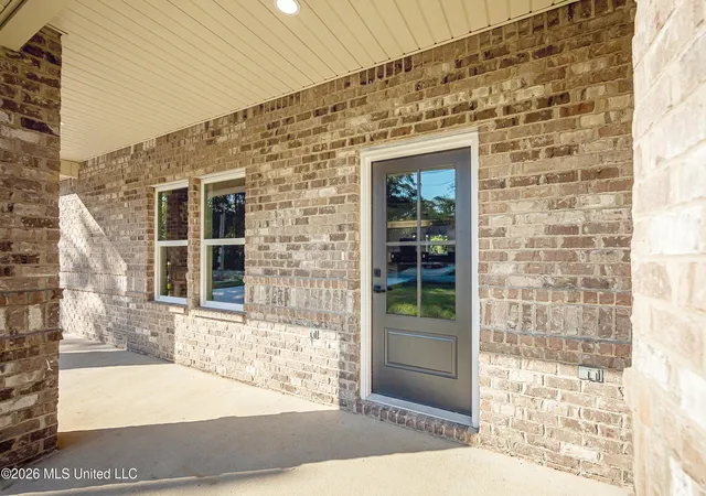 Homes for sale in Ocean Springs, MS | 624 Oak St, Ocean Springs, MS 39564 | MLS# 4152571