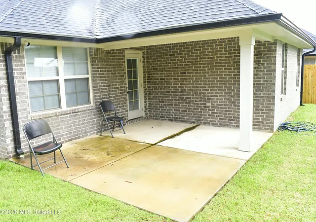 Photo 2 of Single family home for sale at 7945 Gardendale Dr, Olive Branch, MS 38654 | MLS# 4152376 | Listing updated on 2026-06-11