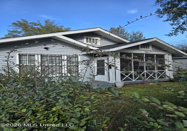 Photo 2 of Sale Pending at 322 S Westview St, Jackson, MS 39202 | MLS# 4152391 | Listing updated on 2026-07-09