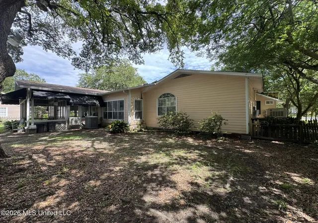 Photo 4 of Single family home for sale at 903 Columbus Dr, Pascagoula, MS 39567 | MLS# 4152385 | Listing updated on 2026-10-08