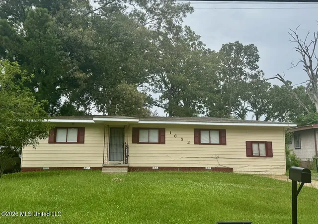 Photo 1 of Single family home for sale at 1652 Kentwood Dr, Jackson, MS 39212 | MLS# 4152435 | Listing updated on 2026-06-11