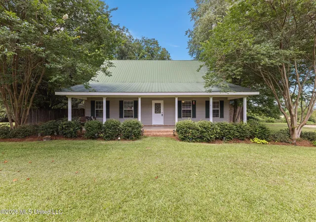 Homes for sale in Collins, MS | 462 Sunset Williamsburg Rd, Collins, MS 39428 | MLS# 4154709