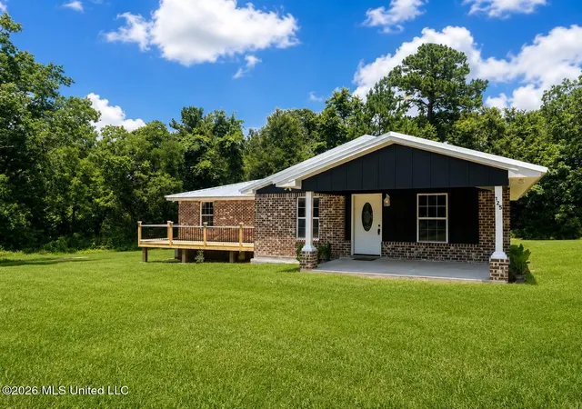 Homes for sale in Carriere, MS | 125 7th Ave, Carriere, MS 39426 | MLS# 4152465