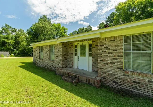 Homes for sale in Waynesboro, MS | 955 Clara Rd, Waynesboro, MS 39367 | MLS# 4152459