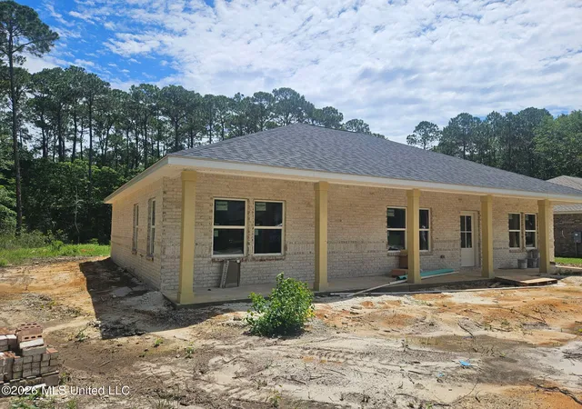Homes for sale in Ocean Springs, MS | 628 Oak St, Ocean Springs, MS 39564 | MLS# 4152723