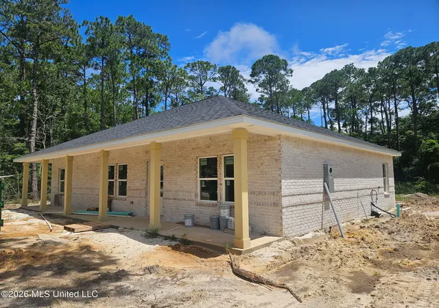 Homes for sale in Ocean Springs, MS | 628 Oak St, Ocean Springs, MS 39564 | MLS# 4152723