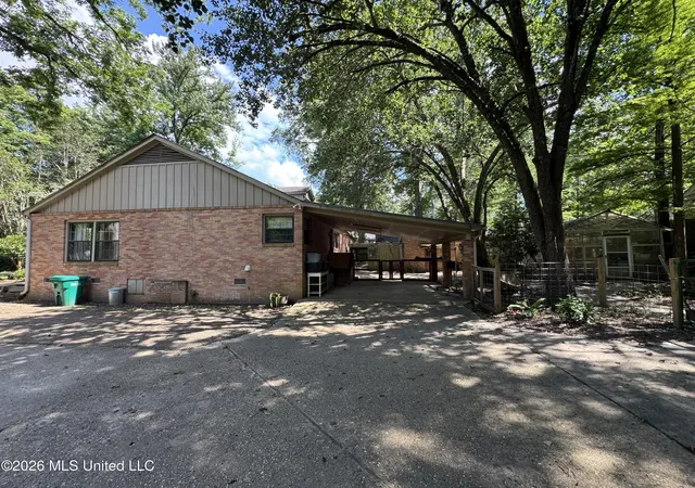 Homes for sale in Brookhaven, MS | 504 Becker St, Brookhaven, MS 39601 | MLS# 4152524