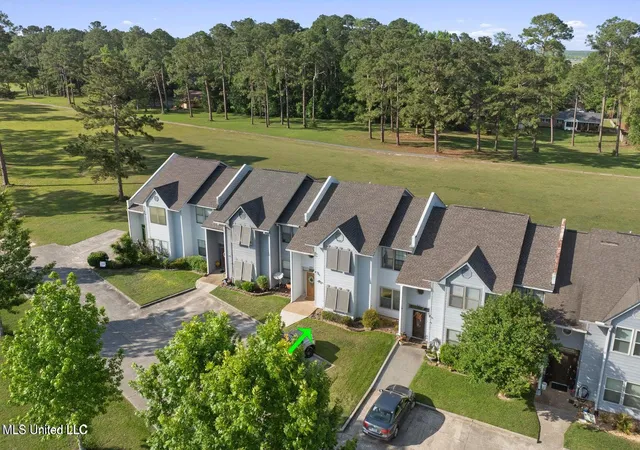 Homes for sale in Gautier, MS | 8122 Fairway Villa Dr, Gautier, MS 39553 | MLS# 4152543