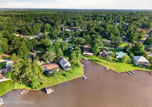 Homes for sale in Carriere, MS | 203 Edgewood Dr, Carriere, MS 39426 | MLS# 4152584