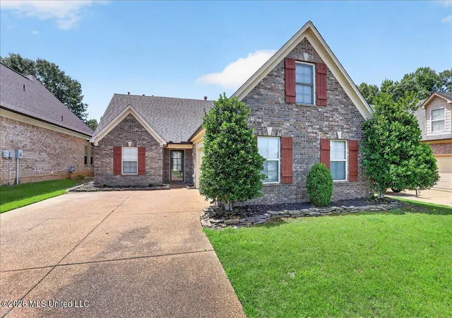 Homes for sale in Hernando, MS | 859 W Fairway Pointe Cvs, Hernando, MS 38632 | MLS# 4153083