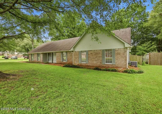 Photo 3 of Sale Pending at 119 Falcon Ridge Dr, Raymond, MS 39154 | MLS# 4152636 | Listing updated on 2026-09-18