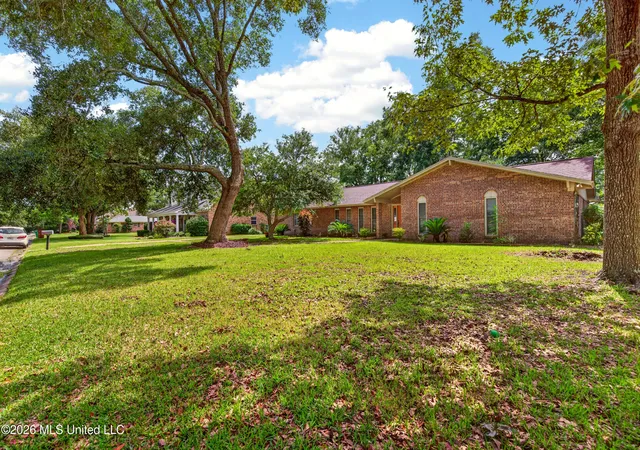 Photo 2 of Sale Pending at 43 Greenbriar Dr, Gulfport, MS 39507 | MLS# 4152654 | Listing updated on 2026-09-18