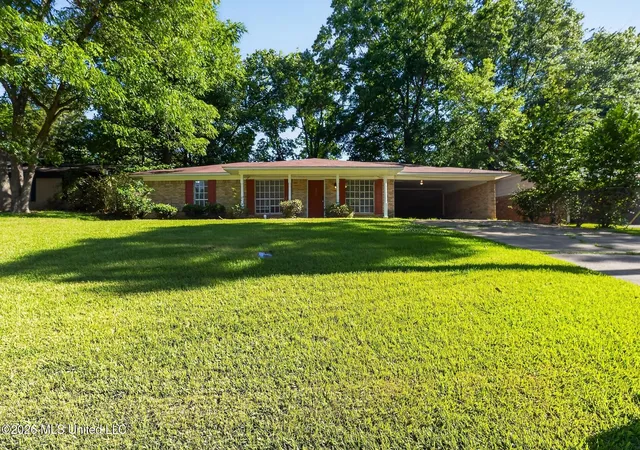 Homes for sale in Clinton, MS | 405 Crestview Dr, Clinton, MS 39056 | MLS# 4153014