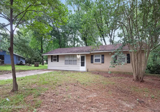 Photo 1 of Sale Pending at 350 Queen Margaret Ln, Jackson, MS 39209 | MLS# 4154040 | Listing updated on 2026-09-11
