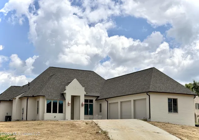 Photo 6 of Sale Pending at 233 Parke Dr, Ridgeland, MS 39157 | MLS# 4152676 | Listing updated on 2026-08-30