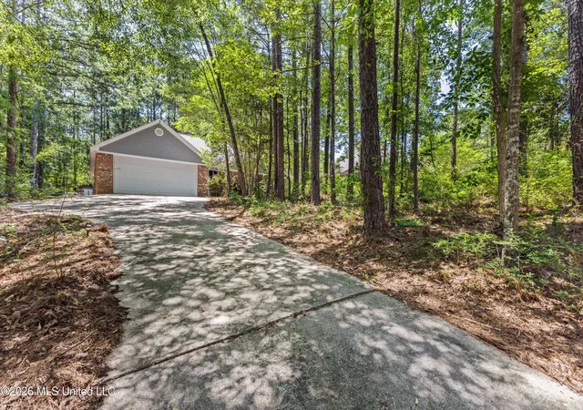 2nd image of 28 Bedford Forrest Ln, Hattiesburg, MS 39401 | MLS# 4152658