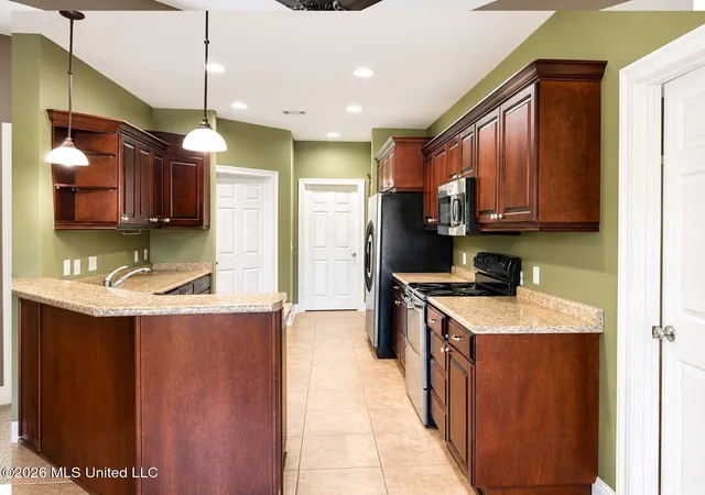 Photo 4 of Sale Pending at 1869 Parkway Cir, Toomsuba, MS 39364 | MLS# 4152674 | Listing updated on 2026-09-25