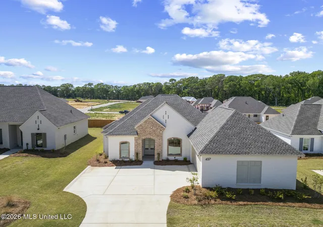 Homes for sale in Canton, MS | 437 Aurora Cir, Canton, MS 39046 | MLS# 4152687