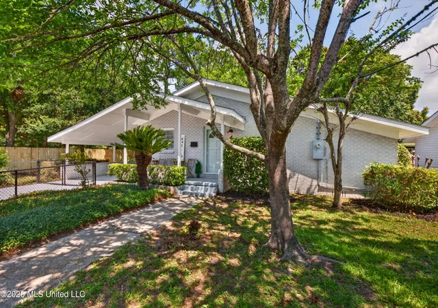 Photo 3 of Single family home for sale at 4340 Betts Cir, Gulfport, MS 39501 | MLS# 4152706 | Listing updated on 2026-08-17