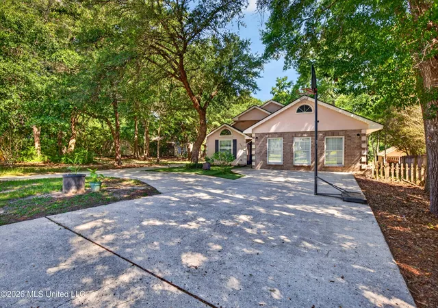 Homes for sale in Diamondhead, MS | 952 Kalikimaka Pl, Diamondhead, MS 39525 | MLS# 4152762