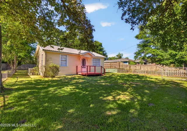Homes for sale in Waveland, MS | 427 Wainwright St, Waveland, MS 39576 | MLS# 4152786